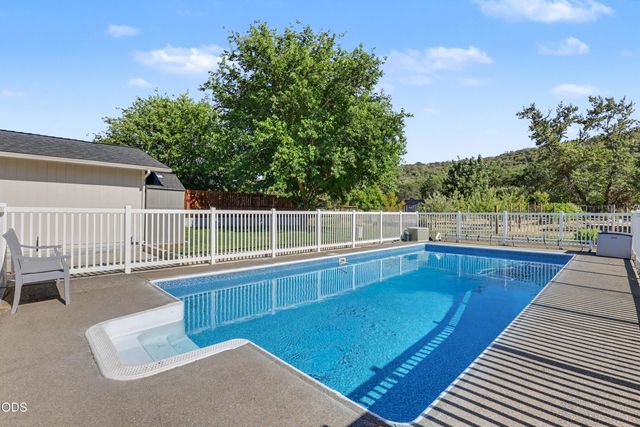 6575 Old Stage Road, Central Point, OR 97502
