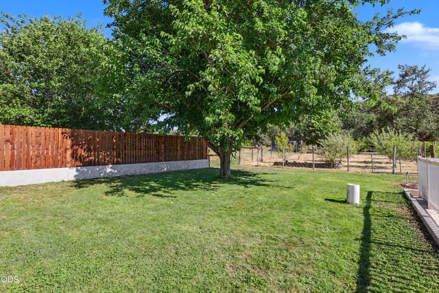 6575 Old Stage Road, Central Point, OR 97502