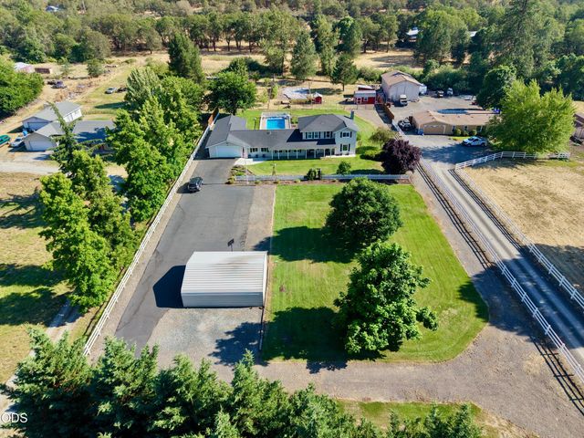 6575 Old Stage Road, Central Point, OR 97502