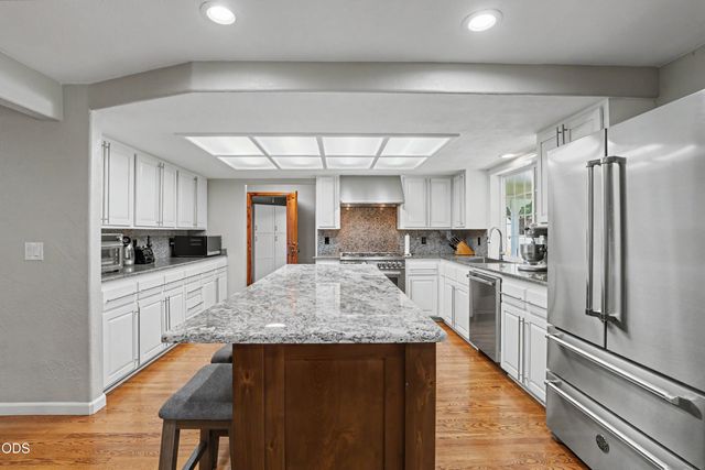 6575 Old Stage Road, Central Point, OR 97502