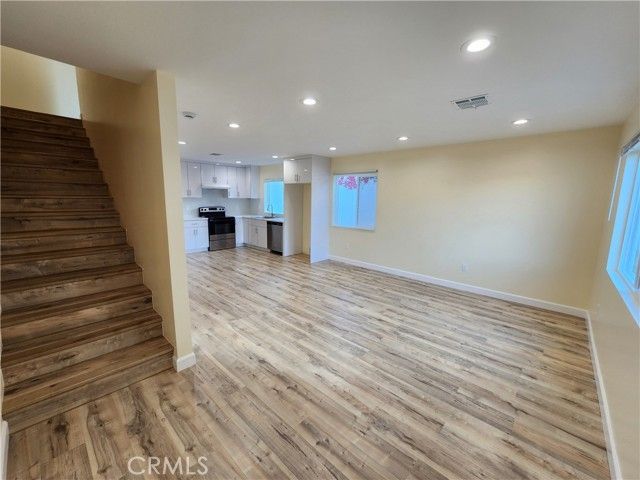 16432 Halsted St., North Hills (los Angeles), CA 91343