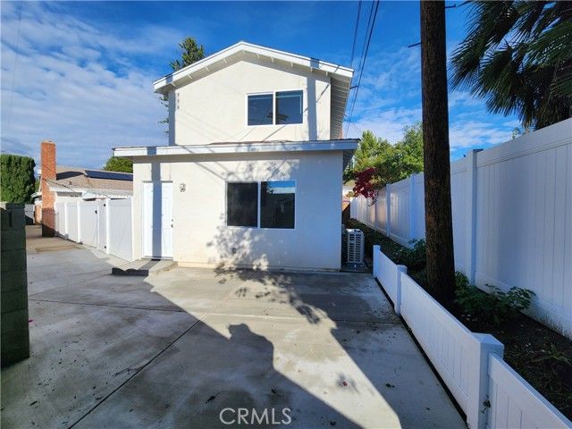 16432 Halsted St., North Hills (los Angeles), CA 91343