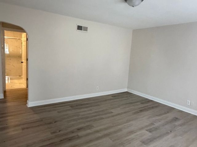 910 Cleary Avenue, Joliet, IL 60435