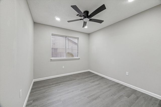 4934 Deerwood Circle, Baytown, TX 77521