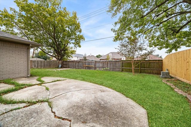 4934 Deerwood Circle, Baytown, TX 77521