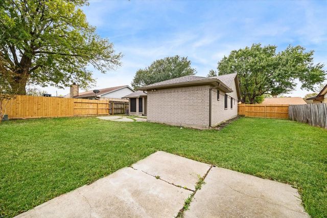 4934 Deerwood Circle, Baytown, TX 77521