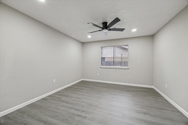 4934 Deerwood Circle, Baytown, TX 77521