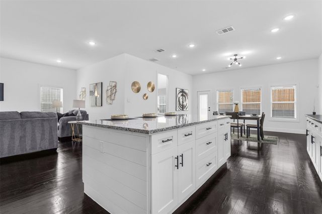 407 Dubois Avenue, Dallas, TX 75203