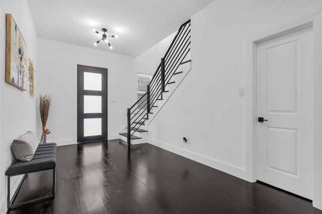 407 Dubois Avenue, Dallas, TX 75203