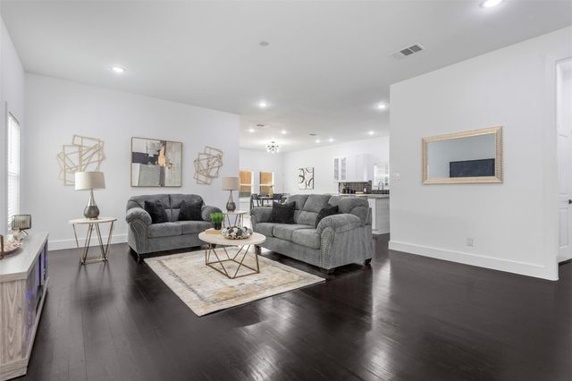 407 Dubois Avenue, Dallas, TX 75203