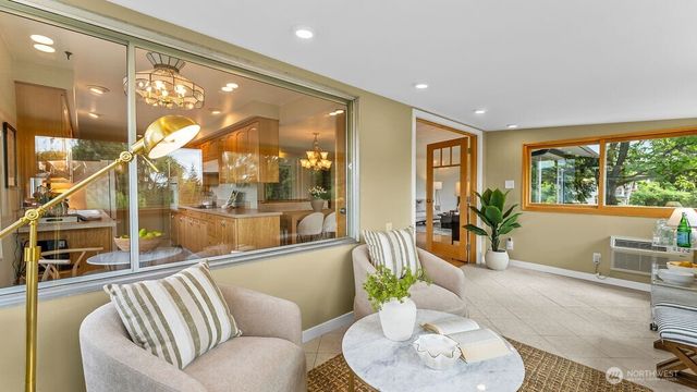 5059 116th Avenue SE, Bellevue, WA 98006