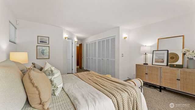 5059 116th Avenue SE, Bellevue, WA 98006