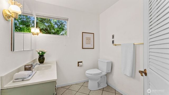 5059 116th Avenue SE, Bellevue, WA 98006