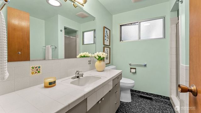 5059 116th Avenue SE, Bellevue, WA 98006