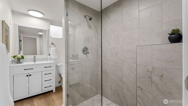 5059 116th Avenue SE, Bellevue, WA 98006