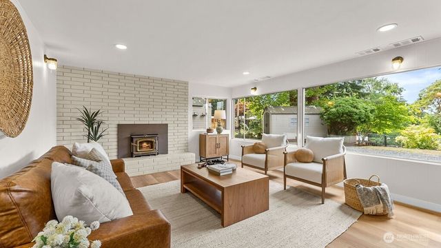 5059 116th Avenue SE, Bellevue, WA 98006