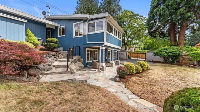 5059 116th Avenue SE, Bellevue, WA 98006