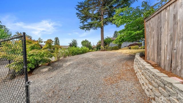 5059 116th Avenue SE, Bellevue, WA 98006