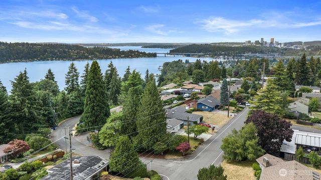 5059 116th Avenue SE, Bellevue, WA 98006