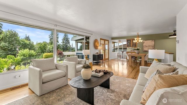 5059 116th Avenue SE, Bellevue, WA 98006