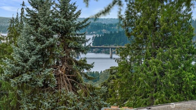 5059 116th Avenue SE, Bellevue, WA 98006