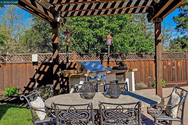 810 Century Way, Danville, CA 94526