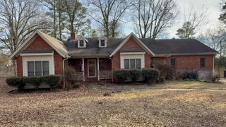 2 Forrest Cv, Forrest City, AR 72335