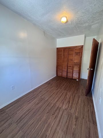 77 Newton St, Holyoke, MA 01040