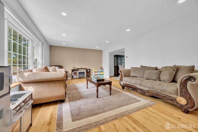 35 Albert Avenue, Milltown, NJ 08850