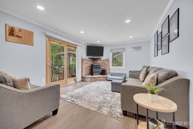 35 Albert Avenue, Milltown, NJ 08850