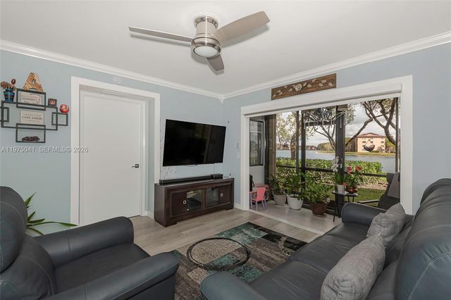 13705 SW 12th St 104B, Pembroke Pines, FL 33027