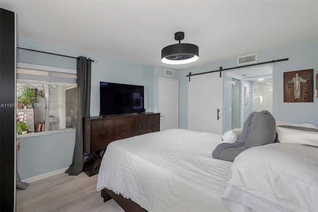 13705 SW 12th St 104B, Pembroke Pines, FL 33027