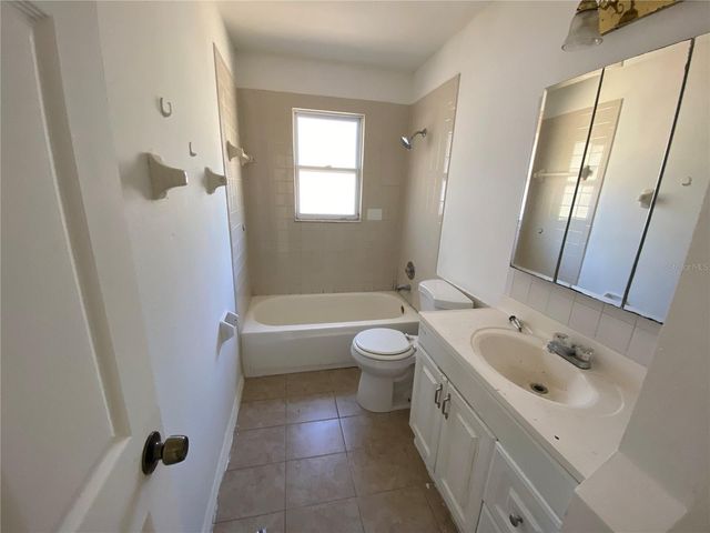 1835 6TH AVENUE E, Bradenton, FL 34208