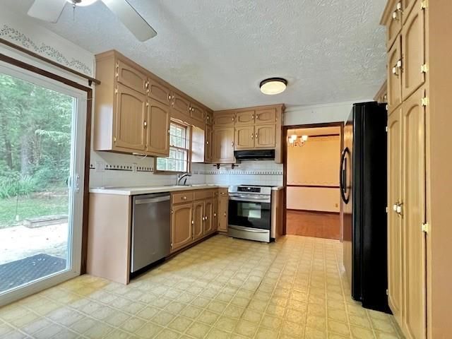 4541 Arcado Road SW, Lilburn, GA 30047