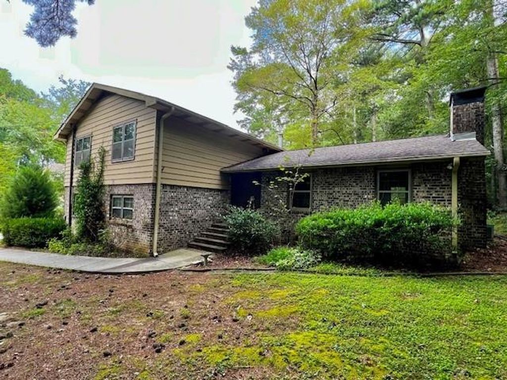 4541 Arcado Road SW, Lilburn, GA 30047