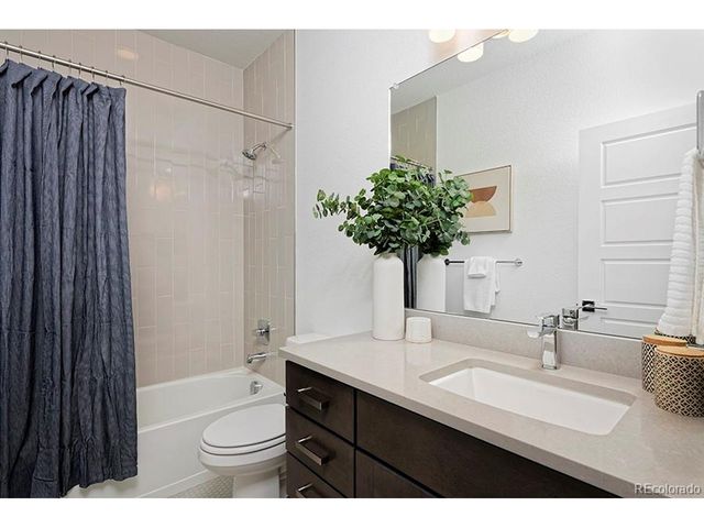 2868 S Machebeuf Ct, Denver, CO 80236