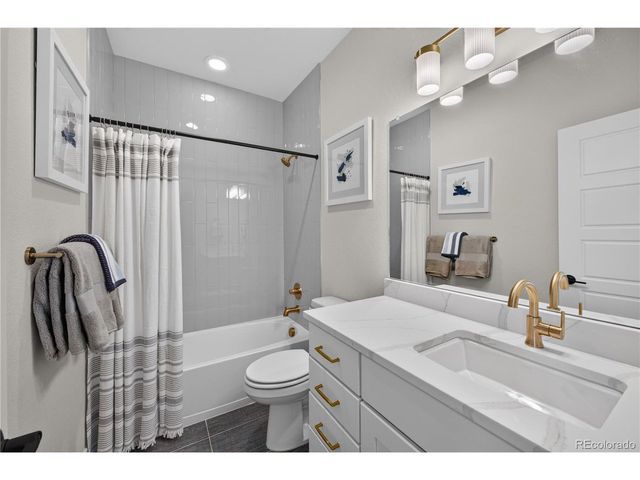 2868 S Machebeuf Ct, Denver, CO 80236
