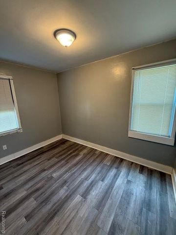 21530 W Davison Street, Detroit, MI 48223