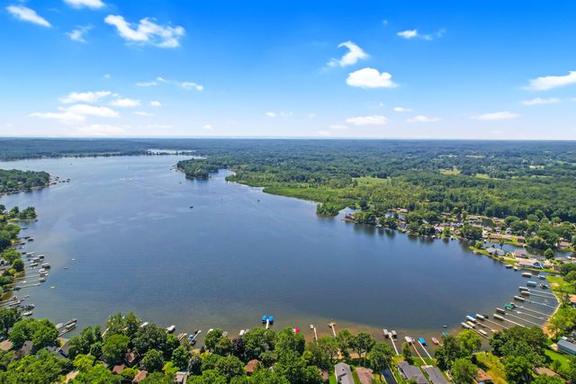 11176 Mcgregor, Pinckney, MI 48169