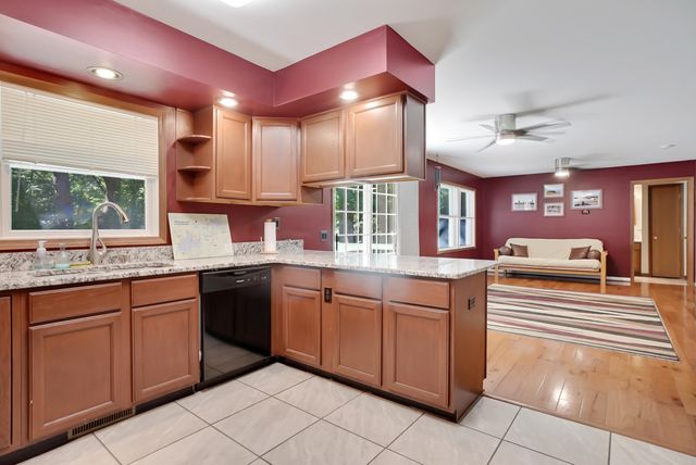 11176 Mcgregor, Pinckney, MI 48169