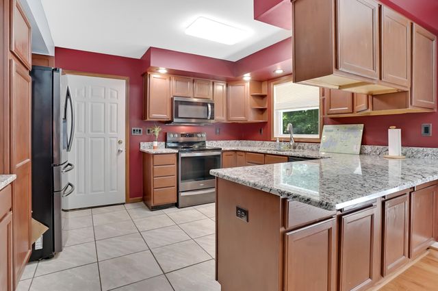 11176 Mcgregor, Pinckney, MI 48169