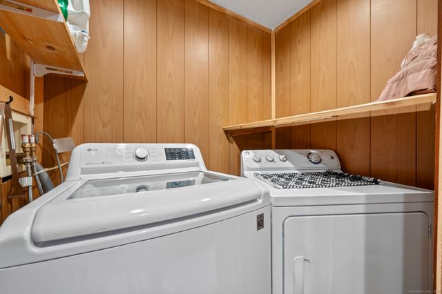 9 Cook Street, Manchester, CT 06040