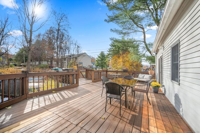 9 Cook Street, Manchester, CT 06040