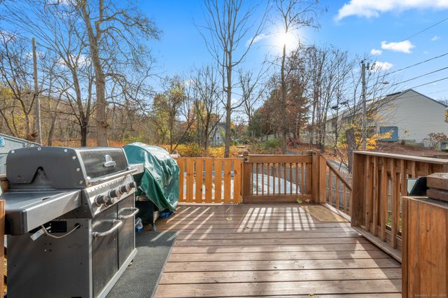 9 Cook Street, Manchester, CT 06040