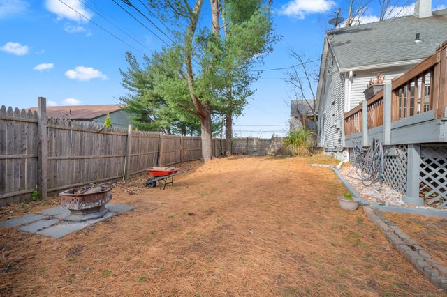 9 Cook Street, Manchester, CT 06040