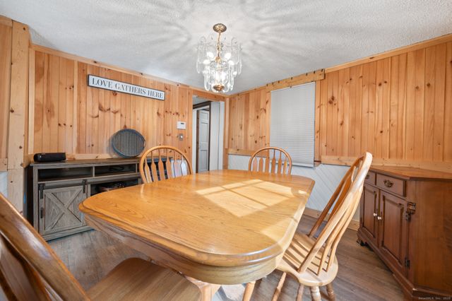 9 Cook Street, Manchester, CT 06040