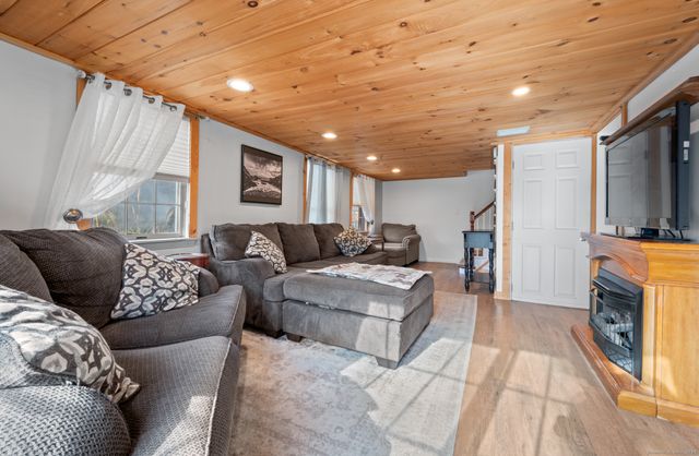 9 Cook Street, Manchester, CT 06040