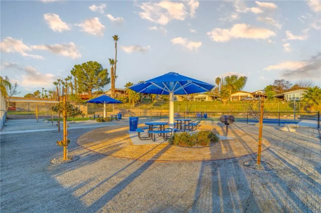 8536 Kern Canyon 184, Bakersfield, CA 93306