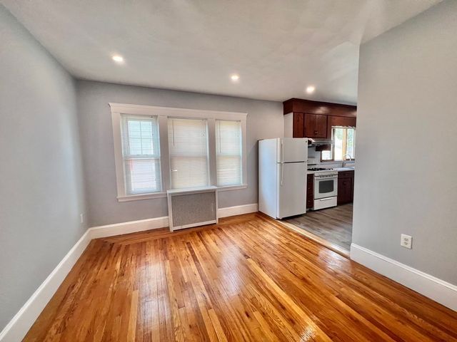 133 Fayette St 1, Watertown, MA 02472