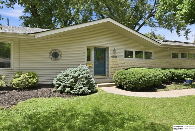 704 Dillon Drive, Omaha, NE 68132